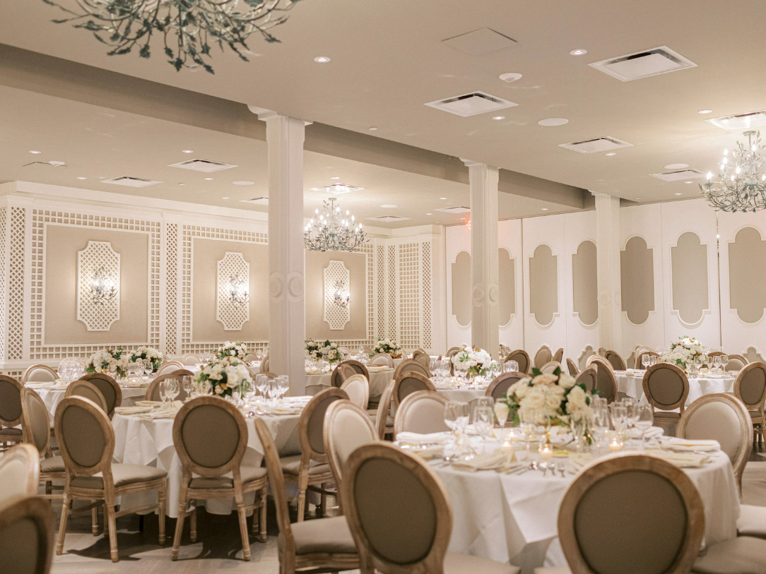 Galatoire's Announces New Year's Eve Champagne Dinner - Vimarsana News
