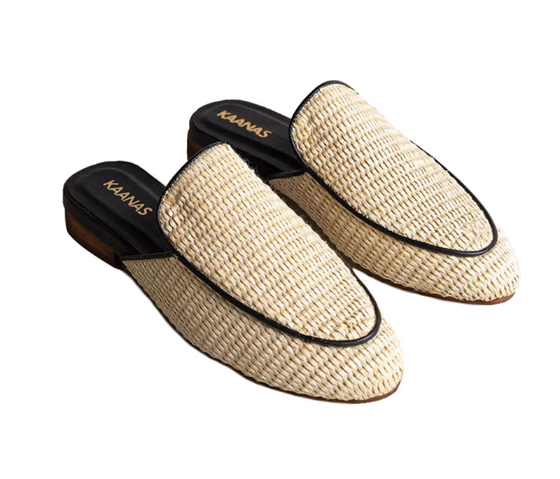 Best Clothes and Accessories for Travel