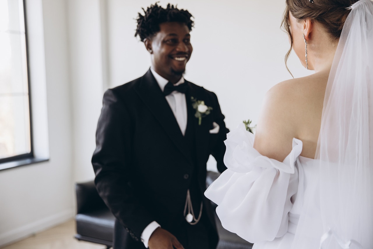 Understanding the Origin of the First Look Wedding Trend