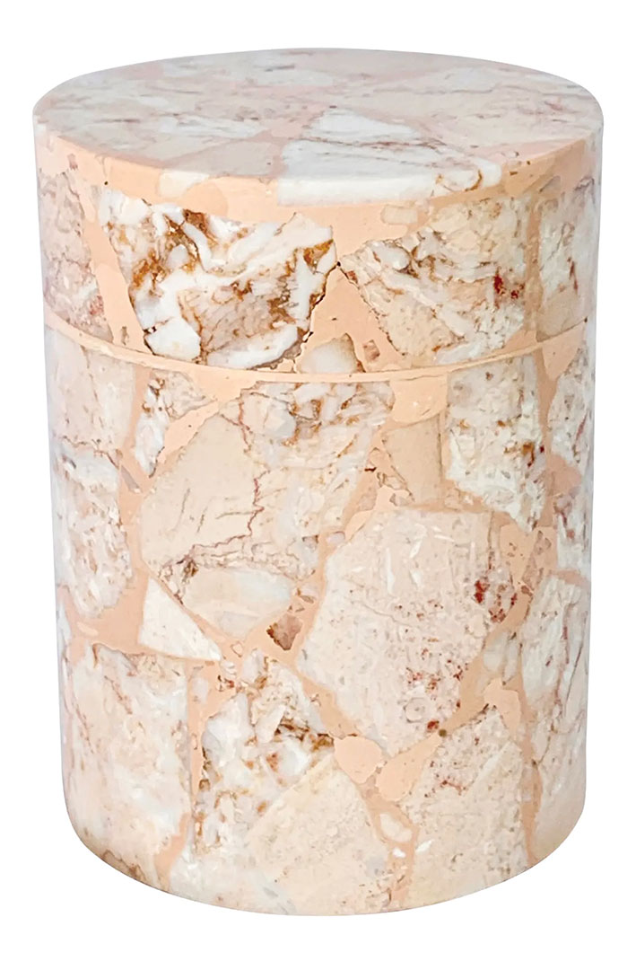 Decor and Home Accessories in Romanic Shades of Pink