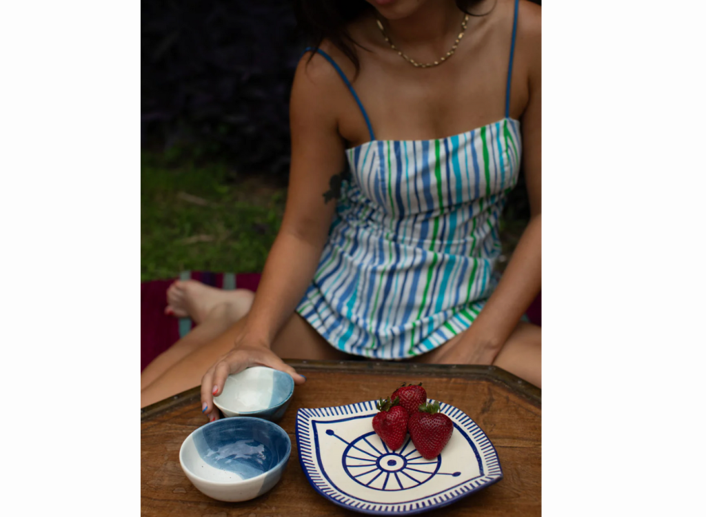 Wholesale Store Voyage Hosts Warehouse Sale