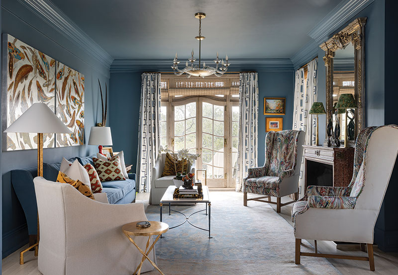Historic Uptown Condominium's Colorful Upgrade Brings Joie de Vivre