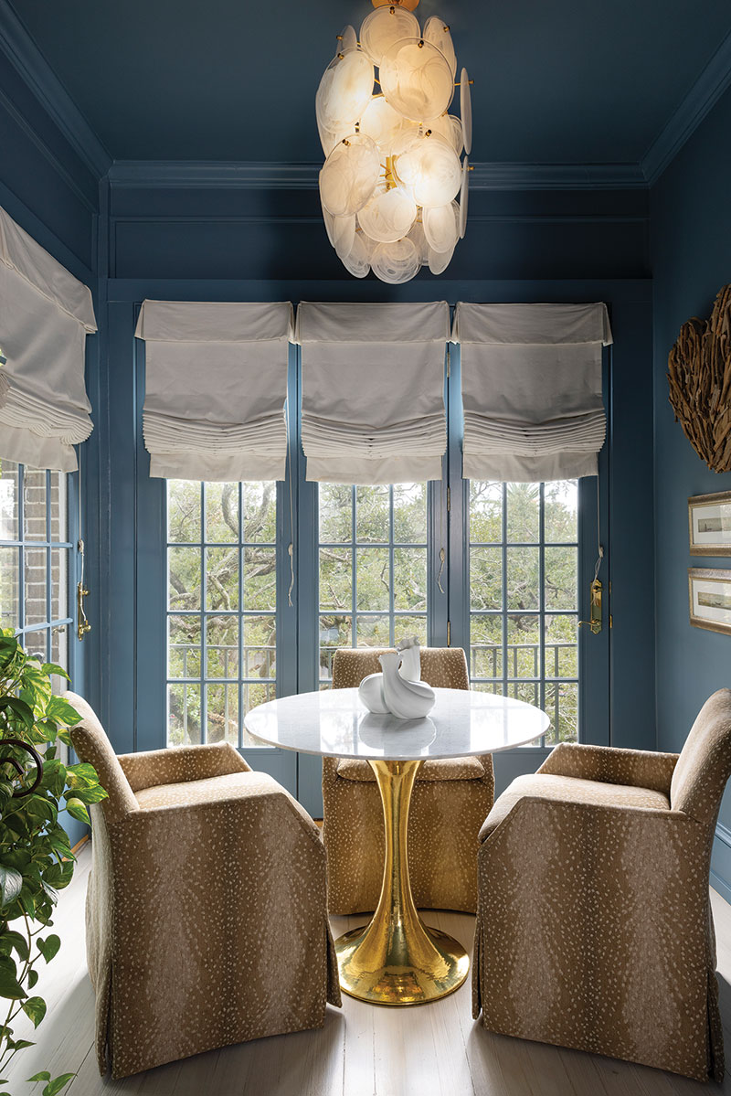 Historic Uptown Condominium's Colorful Upgrade Brings Joie de Vivre