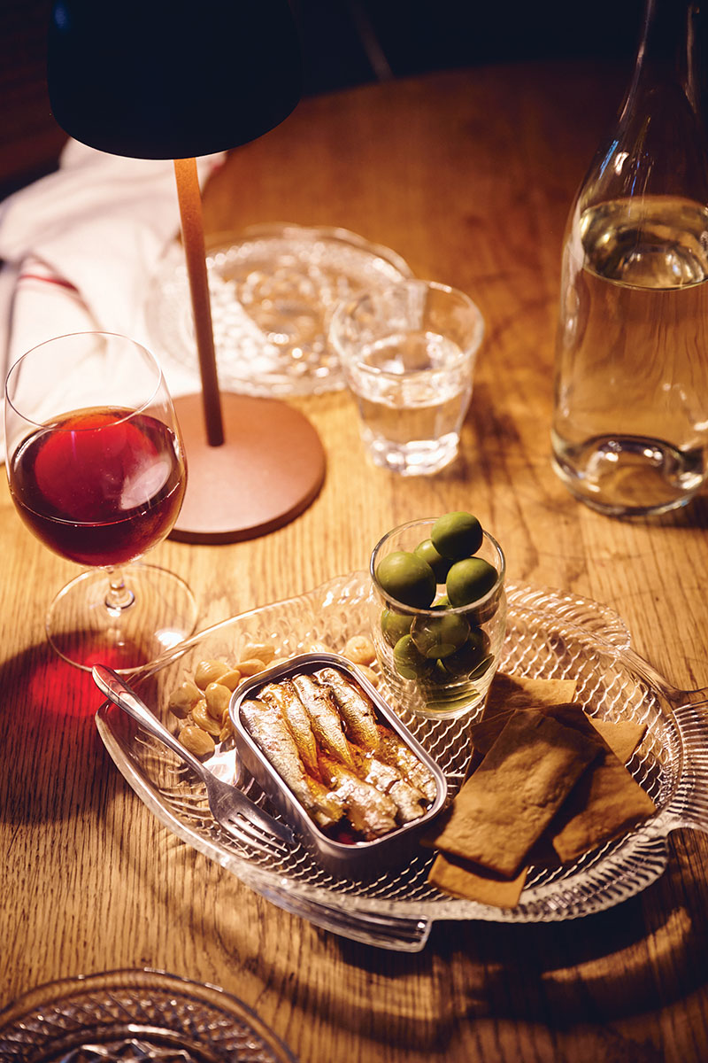 Bar Tab: Patron Saint’s Wine Club, Smoke and Honey & More Bar Tab: Patron Saint’s Wine Club, Smoke and Honey & More