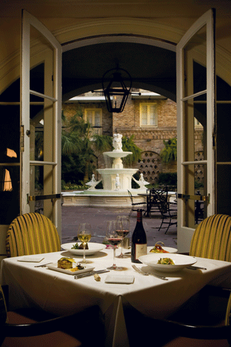 Dining Features