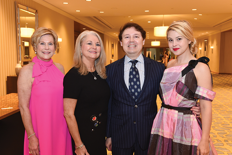 Philanthropic Fun: Fabulous Fashionistas